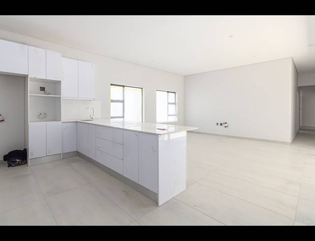 4 BEDROOM FREESTANDING FOR SALE IN SANDOWN